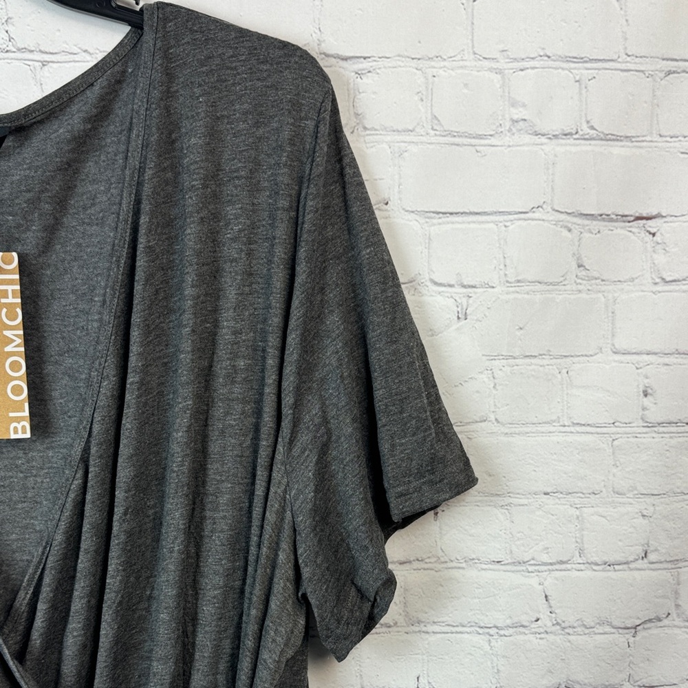 BloomChic Women's Gray Heather Wrap Tee Plus Size 5X - Picture 2 of 5